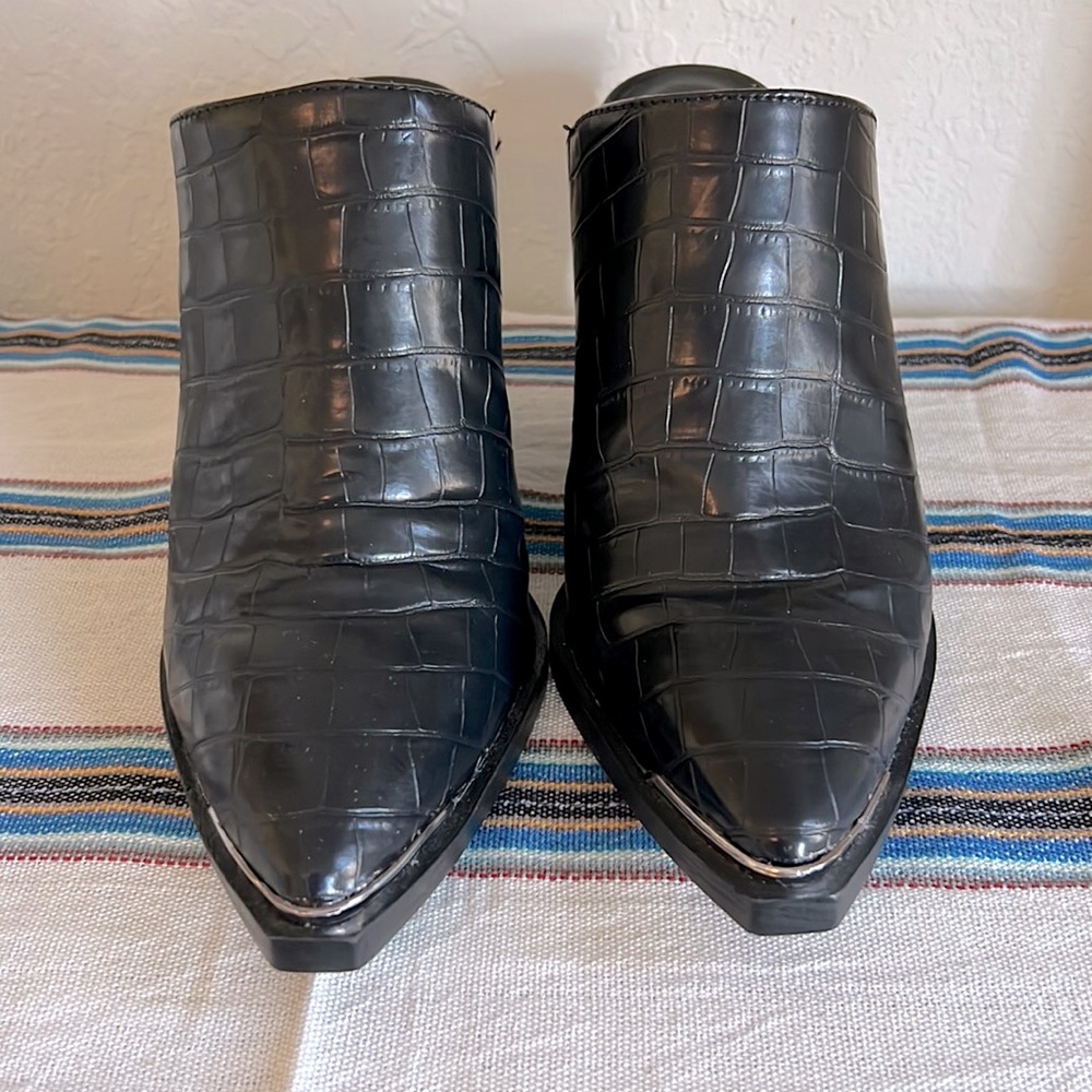 Steve Madden Alanna Mule Black Embossed Synthetic Leather Silver Accent At Toe